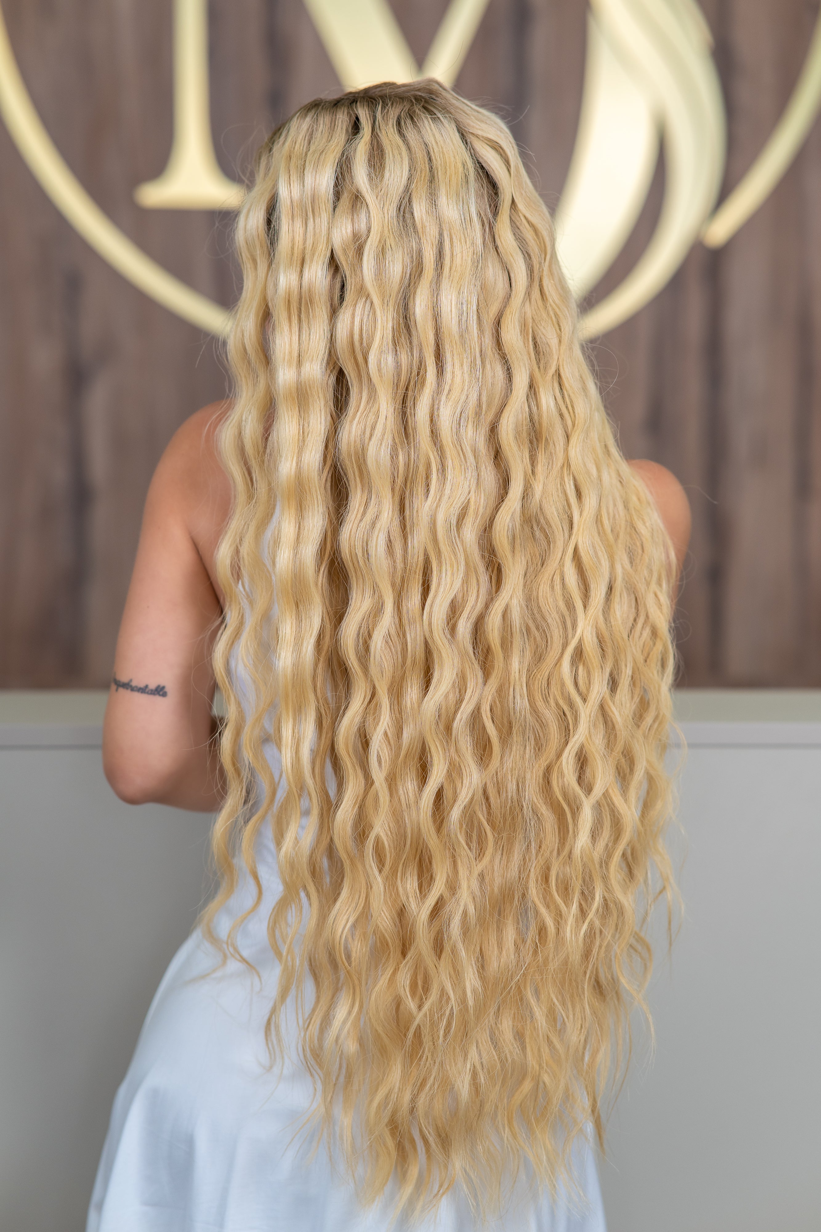 Elenor Wig | The Icon